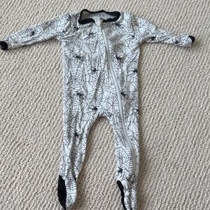 Kyte BABY Black and White Spider Web Footie